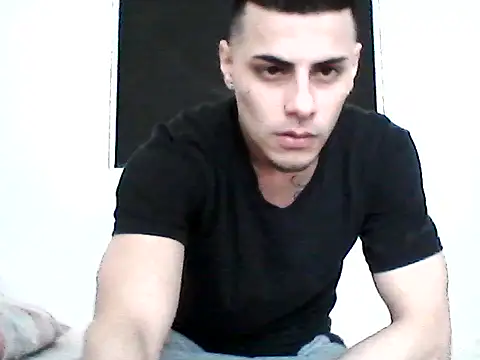 Aronfox23 online show from August 5, 1:25 pm