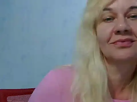 Snapshot of Ravelynni chatting on June 27, 8:25 pm Ravelynni online show from June 27, 8:25 pm
