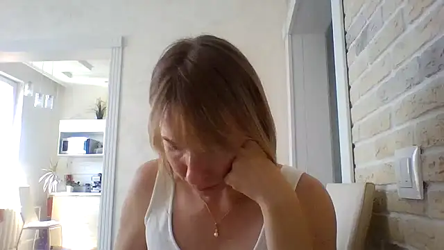 Snapshot of Deloriada chatting on June 29, 8:09 am Deloriada online show from June 29, 8:09 am