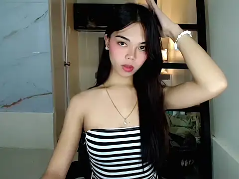 Snapshot of Scarlet_misty chatting on July 16, 7:25 am Scarlet misty online show from July 16, 7:25 am