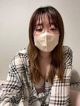 Snapshot of miiiiii_i chatting on July 2, 2:12 pm miiiiii i online show from July 2, 2:12 pm