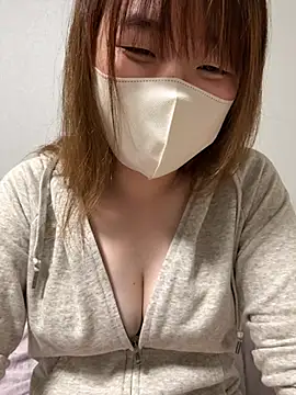 Snapshot of miiiiii_i chatting on July 11, 3:26 pm miiiiii i online show from July 11, 3:26 pm