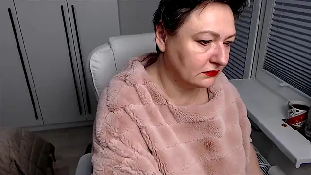 Snapshot of ScarlettReed chatting on December 22, 6:54 am ScarlettReed online show from December 22, 6:54 am