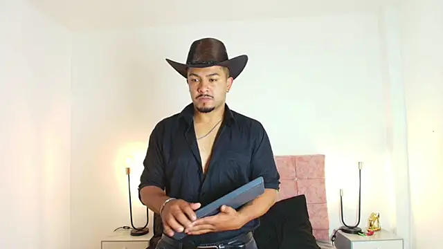 Snapshot of BrunoSilva_ chatting on June 26, 12:20 pm BrunoSilva online show from June 26, 12:20 pm