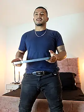 Snapshot of BrunoSilva_ chatting on July 17, 12:12 pm BrunoSilva online show from July 17, 12:12 pm