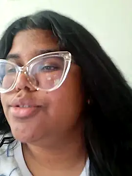 Snapshot of Delya_soloexperimento chatting on June 22, 5:10 pm Delya soloexperimento online show from June 22, 5:10 pm