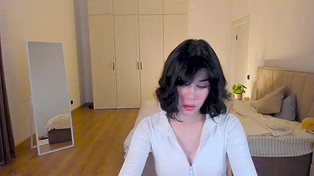 Snapshot of Ellie_baillie chatting on June 27, 6:18 am Ellie baillie online show from June 27, 6:18 am