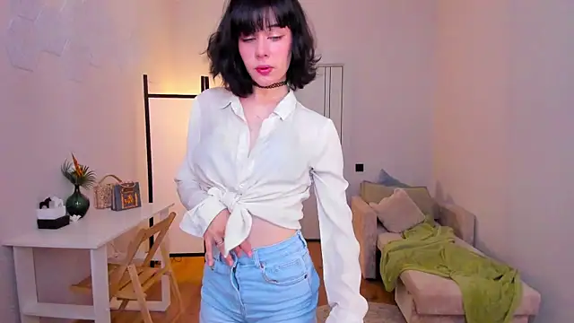 Snapshot of Ellie_baillie chatting on July 6, 6:21 am Ellie baillie online show from July 6, 6:21 am