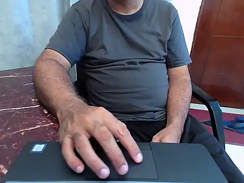Snapshot of desipapaxx chatting on July 28, 7:39 pm desipapaxx online show from July 28, 7:39 pm