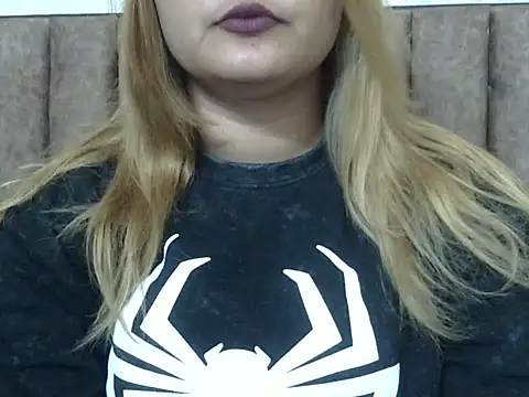 Snapshot of Sexyy_Sana chatting on July 2, 7:31 pm Sexyy Sana online show from July 2, 7:31 pm
