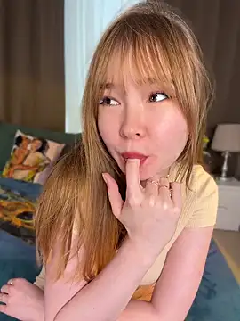 Snapshot of BellaKorth chatting on July 27, 11:17 am BellaKorth online show from July 27, 11:17 am