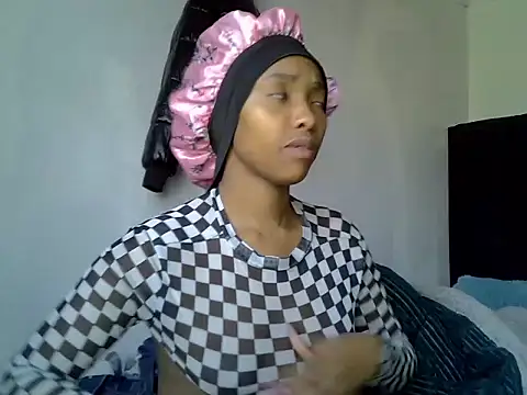 Snapshot of pretty_jaz chatting on June 23, 6:11 am pretty jaz online show from June 23, 6:11 am