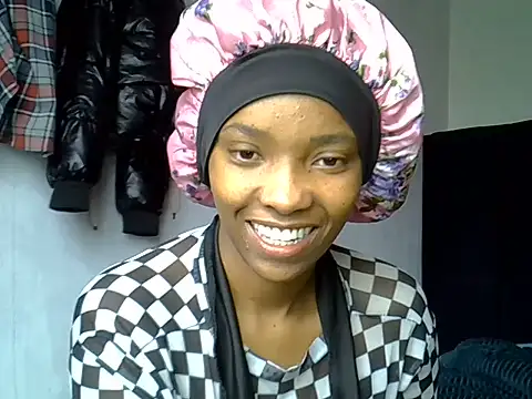 Snapshot of pretty_jaz chatting on June 24, 7:40 am pretty jaz online show from June 24, 7:40 am