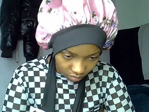 Snapshot of pretty_jaz chatting on June 25, 6:29 am pretty jaz online show from June 25, 6:29 am