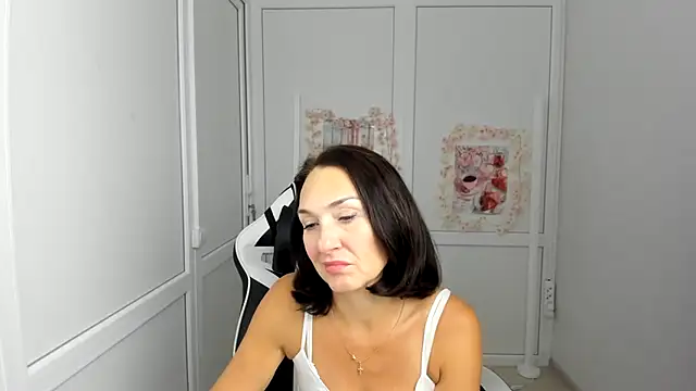 Snapshot of OliviaKateee chatting on July 18, 12:20 pm OliviaKateee online show from July 18, 12:20 pm