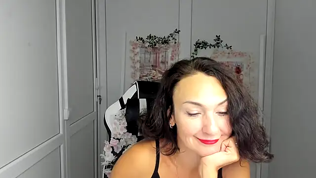 Snapshot of OliviaKateee chatting on August 7, 5:53 am OliviaKateee online show from August 7, 5:53 am