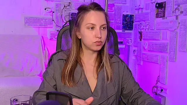 ErinWise online show from July 17, 8:21 am
