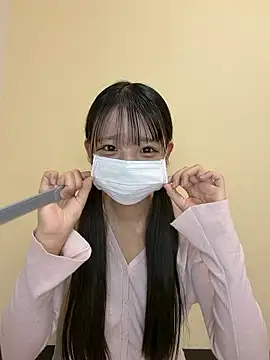 Snapshot of risa_____ chatting on July 6, 1:52 pm risa online show from July 6, 1:52 pm