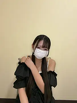 Snapshot of risa_____ chatting on July 8, 12:42 pm risa online show from July 8, 12:42 pm