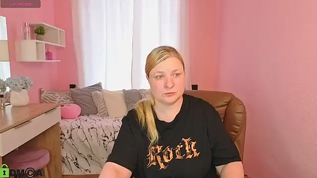 Snapshot of Ammy_Soon chatting on July 8, 1:10 am Ammy Soon online show from July 8, 1:10 am