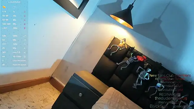 love amor  online show from October 5, 7:45 pm