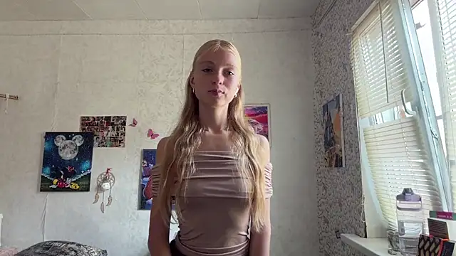AliceGilbert  online show from June 29, 2:40 am