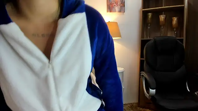 Snapshot of Luna_black19 chatting on July 7, 12:31 pm Luna black19 online show from July 7, 12:31 pm