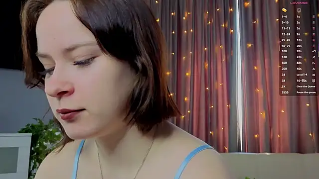 Snapshot of nelly_sweeti chatting on August 6, 7:43 am nelly sweeti online show from August 6, 7:43 am