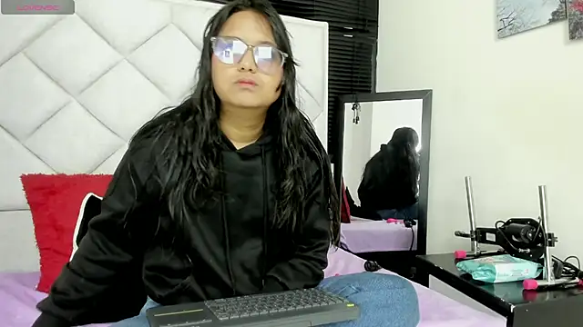 Snapshot of azul_moonn chatting on August 5, 4:26 am azul moonn online show from August 5, 4:26 am
