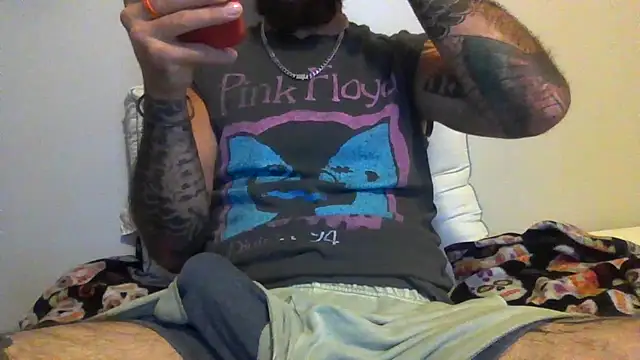 Snapshot of tatsnthick11 chatting on July 17, 2:02 pm tatsnthick11 online show from July 17, 2:02 pm