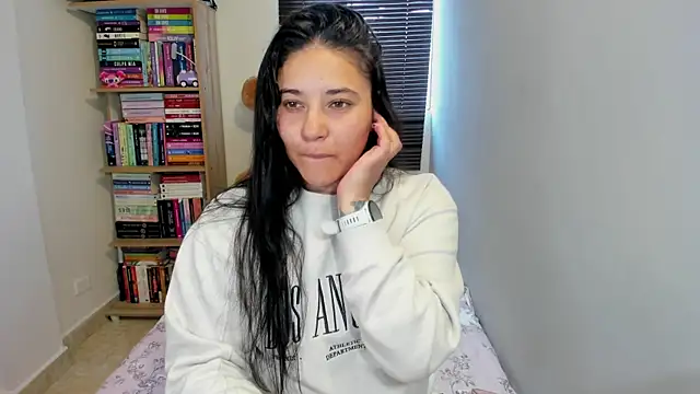 Snapshot of foxwen chatting on August 2, 9:13 pm foxwen online show from August 2, 9:13 pm
