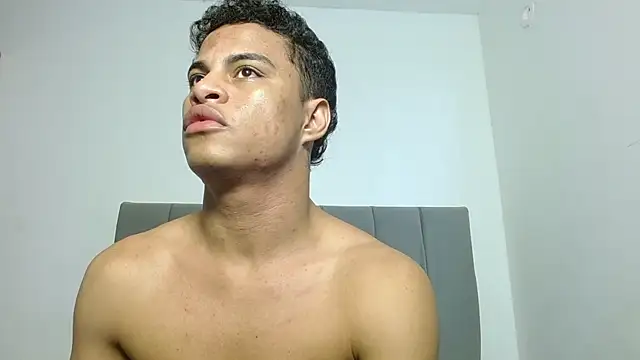 Snapshot of Jose_And_Daniel chatting on August 5, 11:57 am Jose And Daniel online show from August 5, 11:57 am