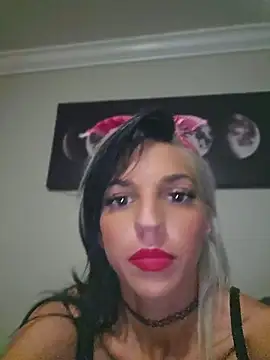 Snapshot of lil_jiggly chatting on July 10, 5:56 am lil jiggly online show from July 10, 5:56 am