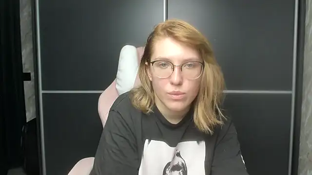 Reginasmilee online show from February 11, 11:43 am