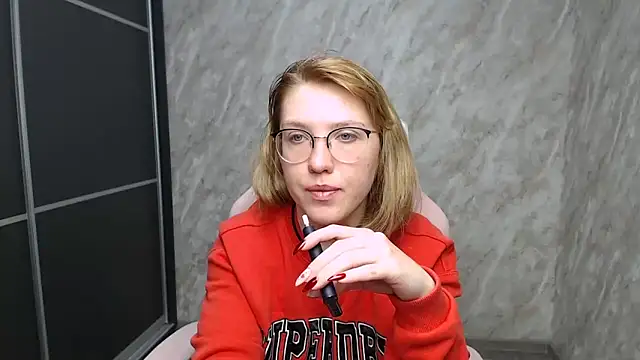 Reginasmilee online show from February 19, 5:38 am