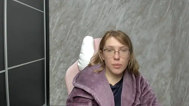 Reginasmilee online show from February 22, 7:56 am