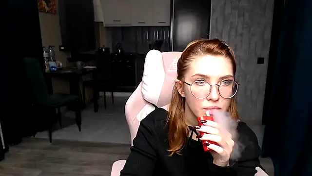 Reginasmilee online show from November 5, 1:22 pm