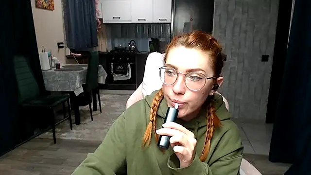 Reginasmilee online show from April 22, 2:36 am