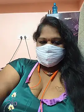 Snapshot of yalini1431 chatting on July 7, 7:51 pm yalini1431 online show from July 7, 7:51 pm