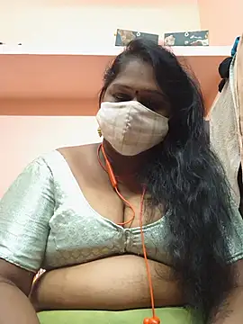 Snapshot of yalini1431 chatting on July 29, 9:24 pm yalini1431 online show from July 29, 9:24 pm