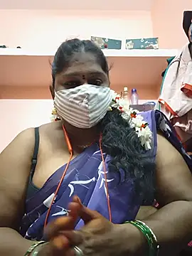 Snapshot of yalini1431 chatting on August 6, 8:22 pm yalini1431 online show from August 6, 8:22 pm
