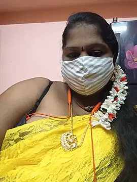 Snapshot of yalini1431 chatting on August 7, 7:49 pm yalini1431 online show from August 7, 7:49 pm