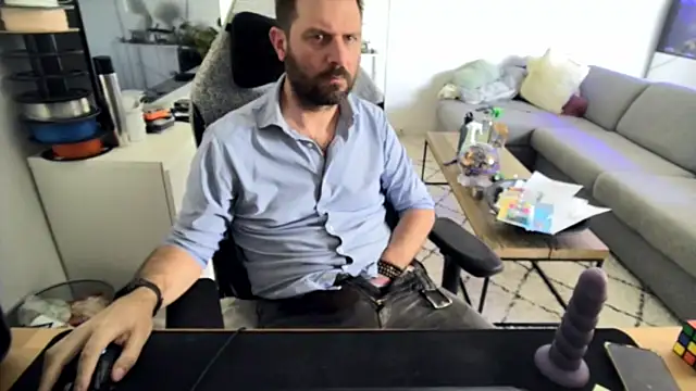 Snapshot of pc92160 chatting on July 6, 5:04 pm pc92160 online show from July 6, 5:04 pm