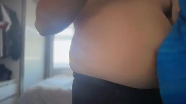Snapshot of YoungHornyCum_xoxo chatting on June 26, 9:46 am YoungHornyCum xoxo online show from June 26, 9:46 am
