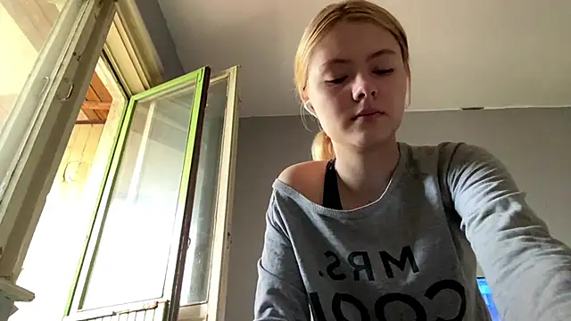 Snapshot of Jeneienal_1 chatting on July 2, 2:12 pm Jeneienal 1 online show from July 2, 2:12 pm