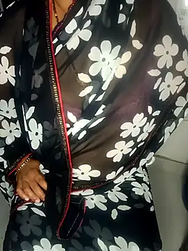 Snapshot of Miss-Jiyaa chatting on July 6, 5:48 pm Miss-Jiyaa online show from July 6, 5:48 pm