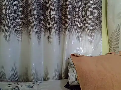 Snapshot of Pretty_Cupcake7 chatting on June 26, 6:34 pm Pretty Cupcake7 online show from June 26, 6:34 pm