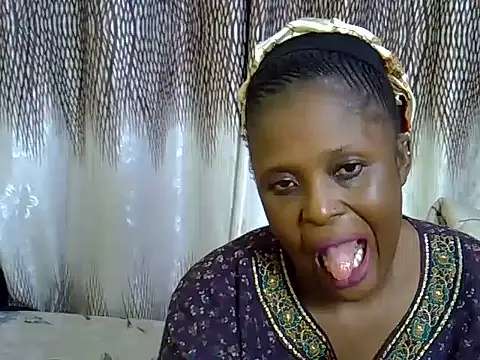 Snapshot of Pretty_Cupcake7 chatting on July 1, 6:51 pm Pretty Cupcake7 online show from July 1, 6:51 pm
