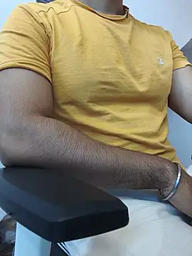 Snapshot of 8inch_hunk19 chatting on July 28, 12:34 pm 8inch hunk19 online show from July 28, 12:34 pm