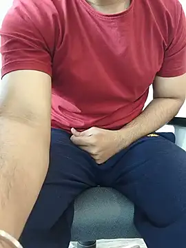 Snapshot of 8inch_hunk19 chatting on August 7, 6:48 am 8inch hunk19 online show from August 7, 6:48 am